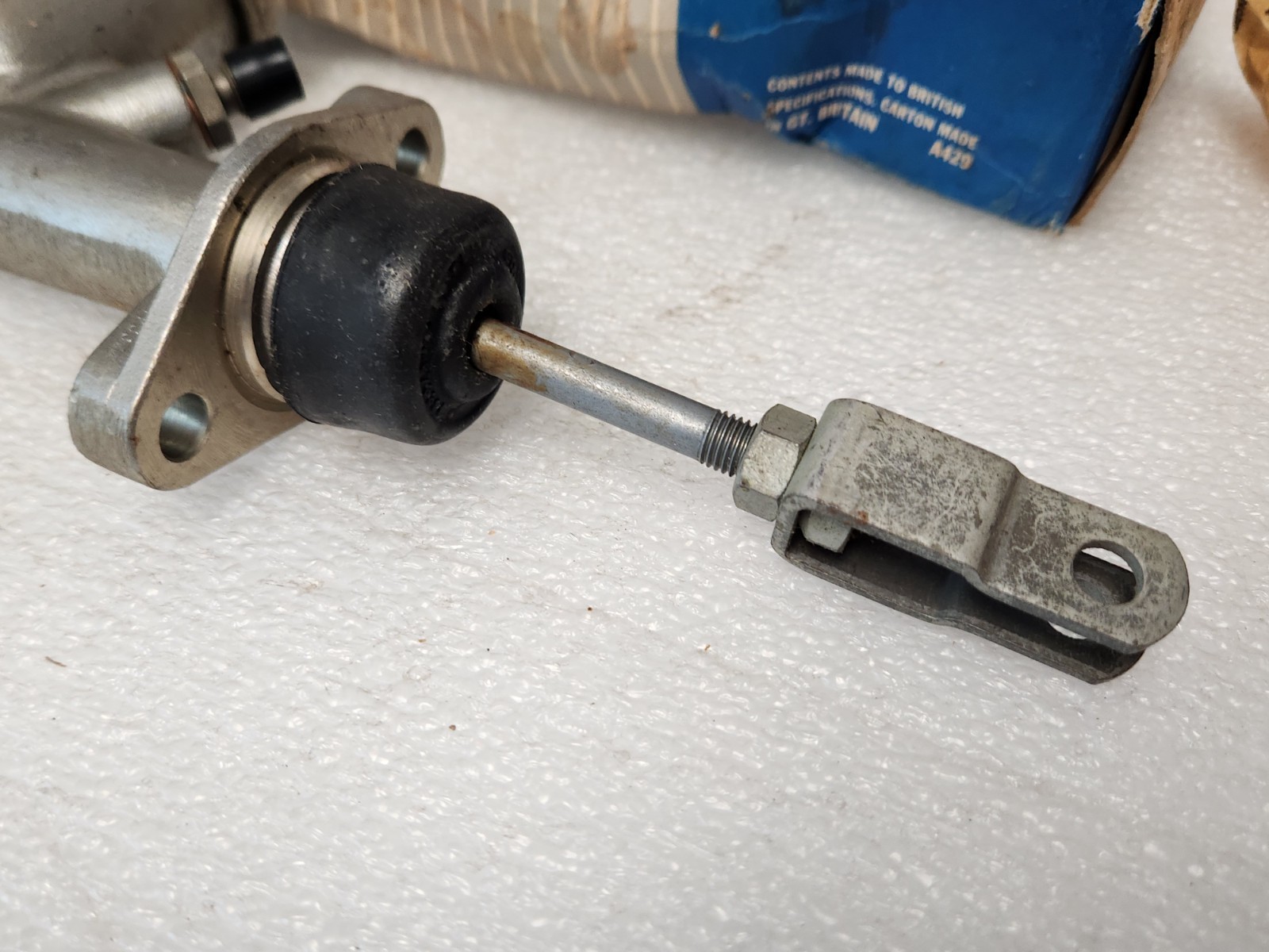 NOS 5/8 Brake Cylinder Ford Anglia Nash Metropolitan Lotus Aluminum Cap 100E2140