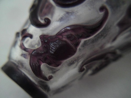 19th-20th century carved bat Shou Peking glass snuff bottle - meiping-shaped - Picture 5 of 16