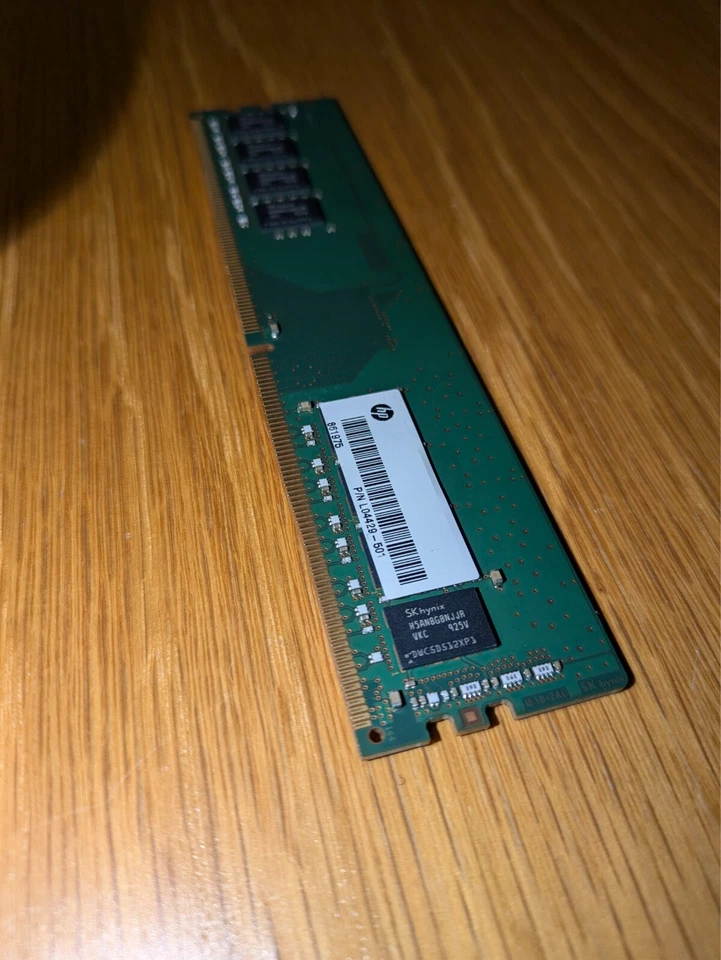 HP P/N: L04429-501 Server memory. 1Rx8 8GB PC4 -2666V - Image 2 of 2