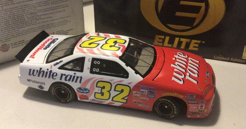 #32 Dale Jarrett 1997 Thunderbird NASCAR Diecast ACTION ELITE 1/1.500 VINTAGE - Imagem 3 de 4