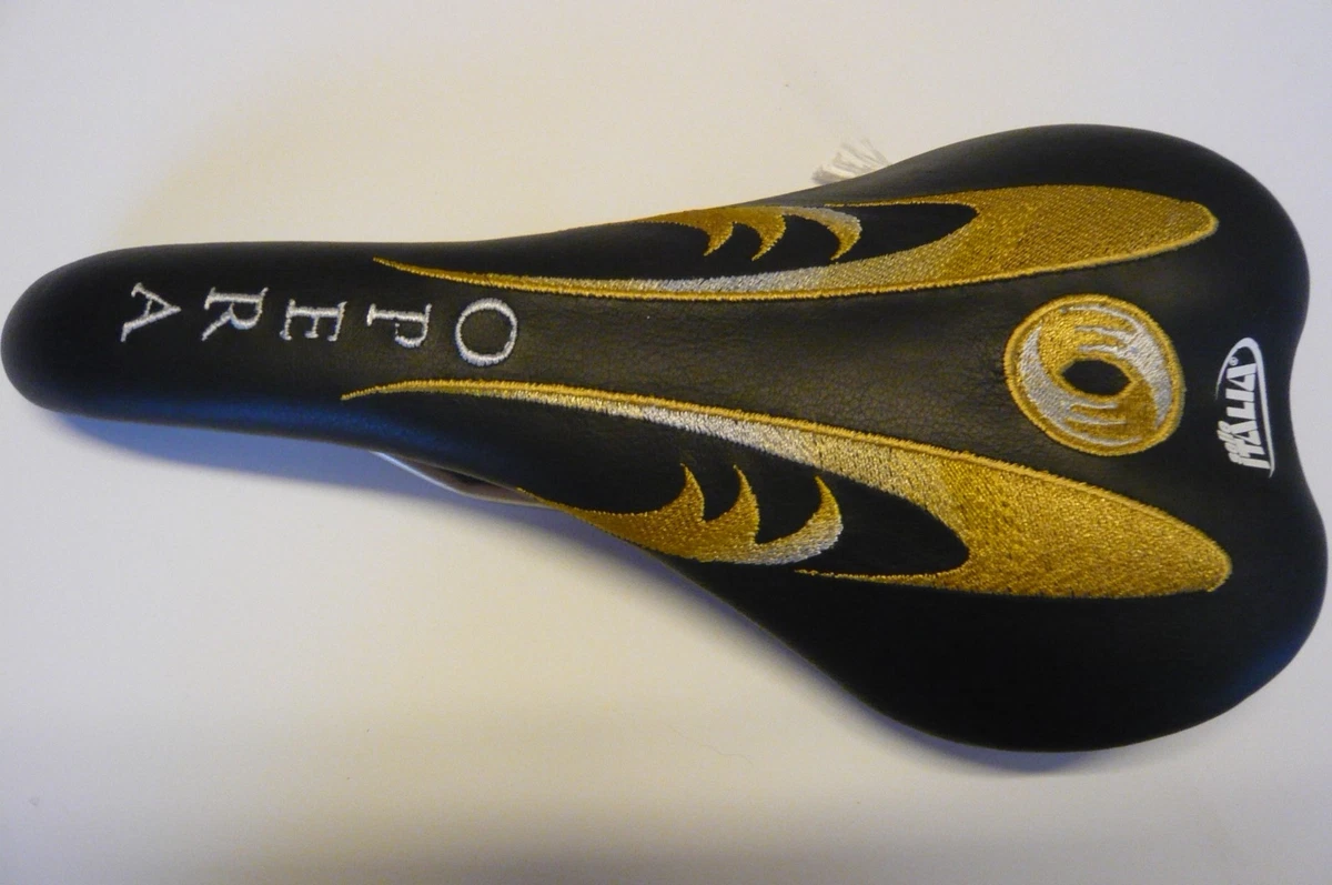 Opera carbon saddle sale