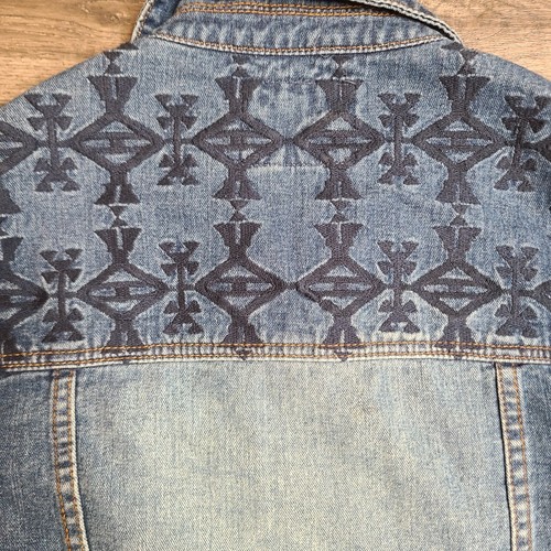 Forever 21 Women Medium Denim Jean Jacket Aztec Western Boho Grunge Trucker - Picture 8 of 10
