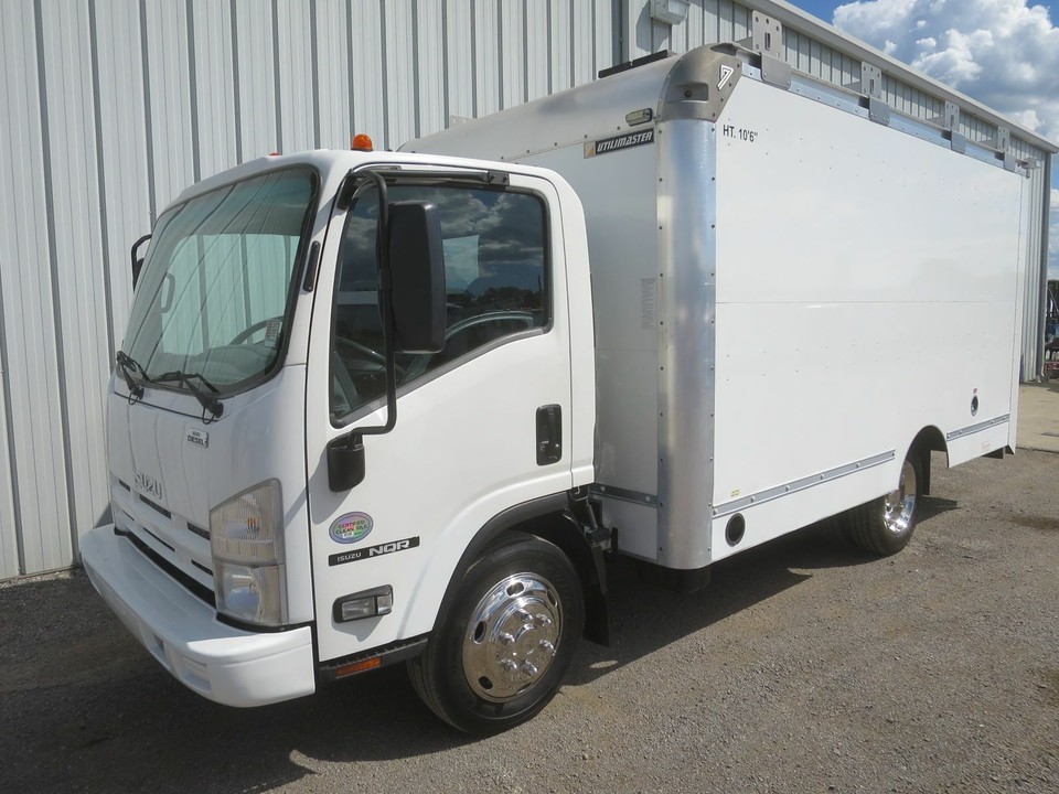 NQR DIESEL 15FT SERVICE MECHANICS WORK TOOL ENCLOSED UTILITY BOX TRUCK