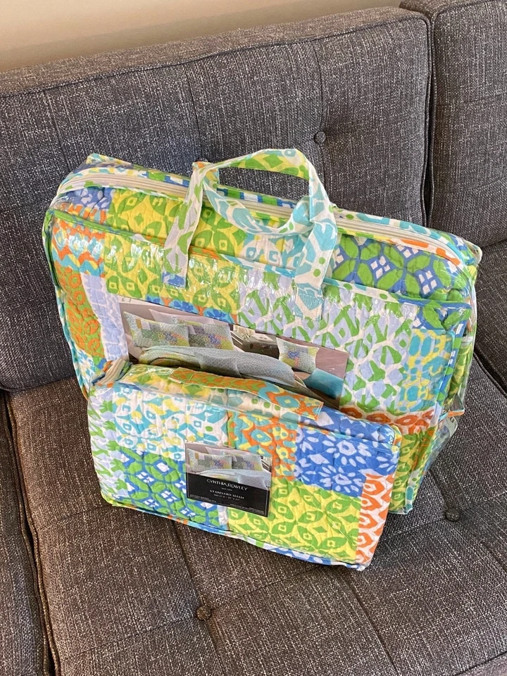 NUEVO NUEVO EN PAQUETE Cynthia Rowley NUEVA YORK 3 piezas Juego Colcha Edredón 2 Fundas Patchwork Foto 3 de 4