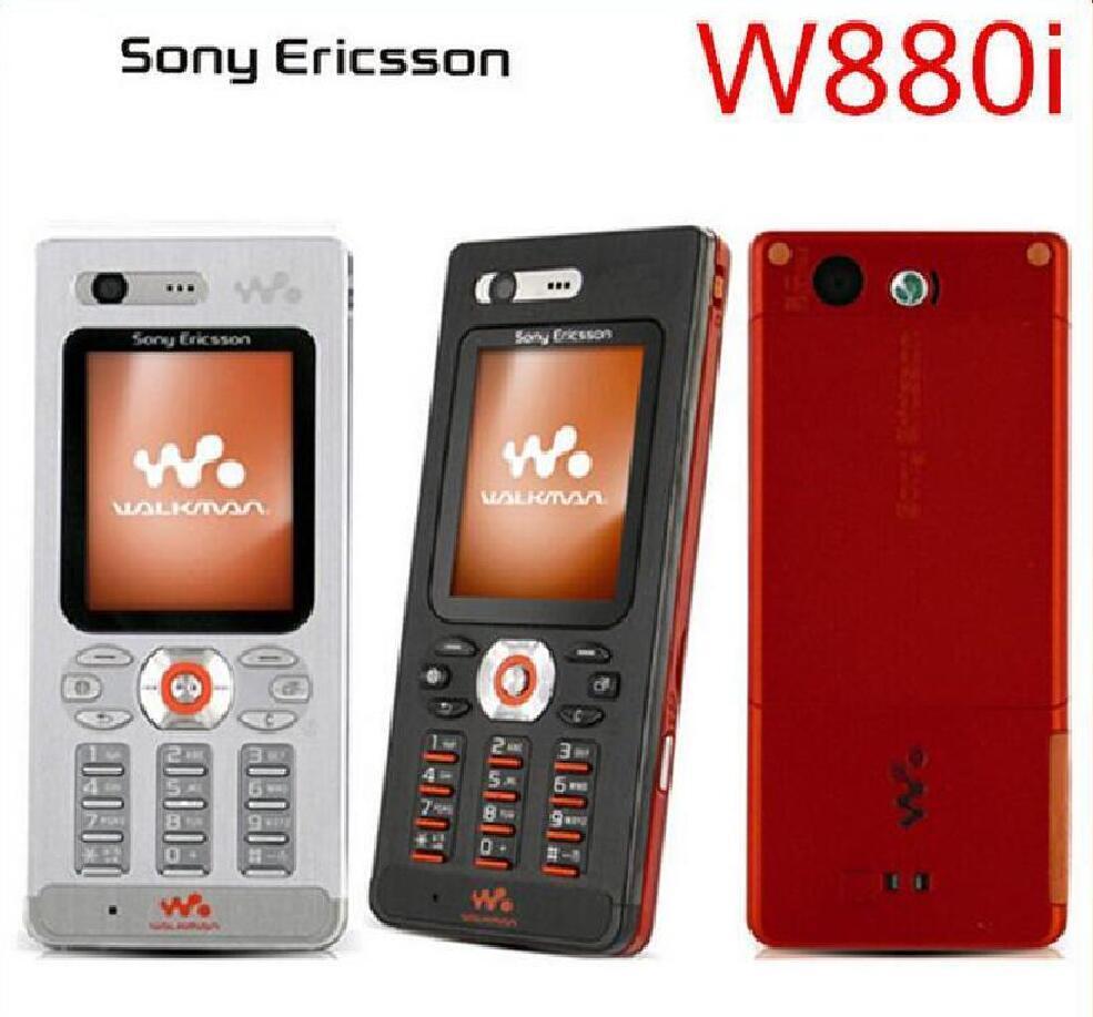 Novo telefone celular Sony Ericsson W880i em segunda mão durante