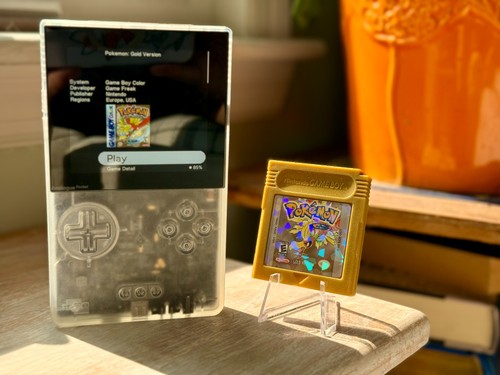 PKMN Smeraldo-Oro-Giallo con Etichetta Olografica Personalizzata RTC Funzionale e Custodia Gioco - Foto 14 di 19