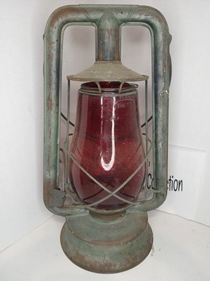Embury Supreme Laterne mit rotem Syrakus Globus