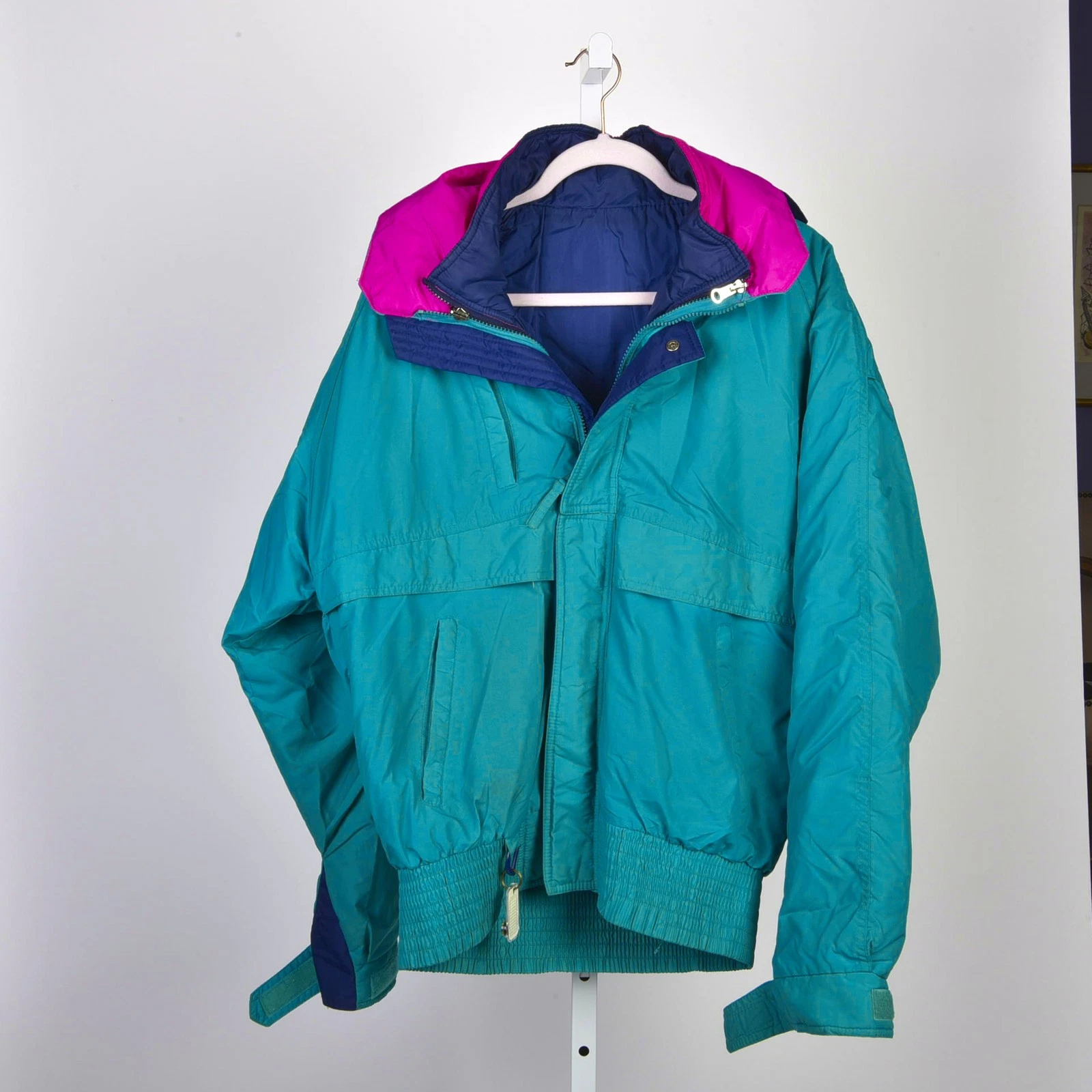Vintage Gear for Sports Men's Jacket Waterproof Hooded Winter Coat Size M