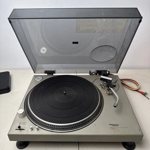 Turntable Technics SL-1200 Vintage Direct Drive record player