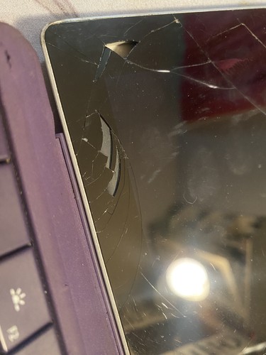Microsoft Surface Pro 3 128gb 12 Inch Cracked Screen Bad Drive - Picture 3 of 3