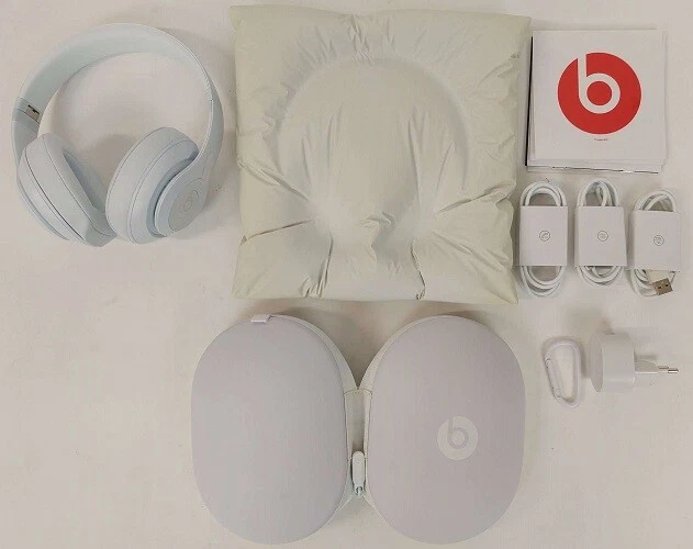 Beats Dr. Dre Studio 2 Noise Cancelling Headphones White RRP 500.00 lot H1615, photo 1 of 5
