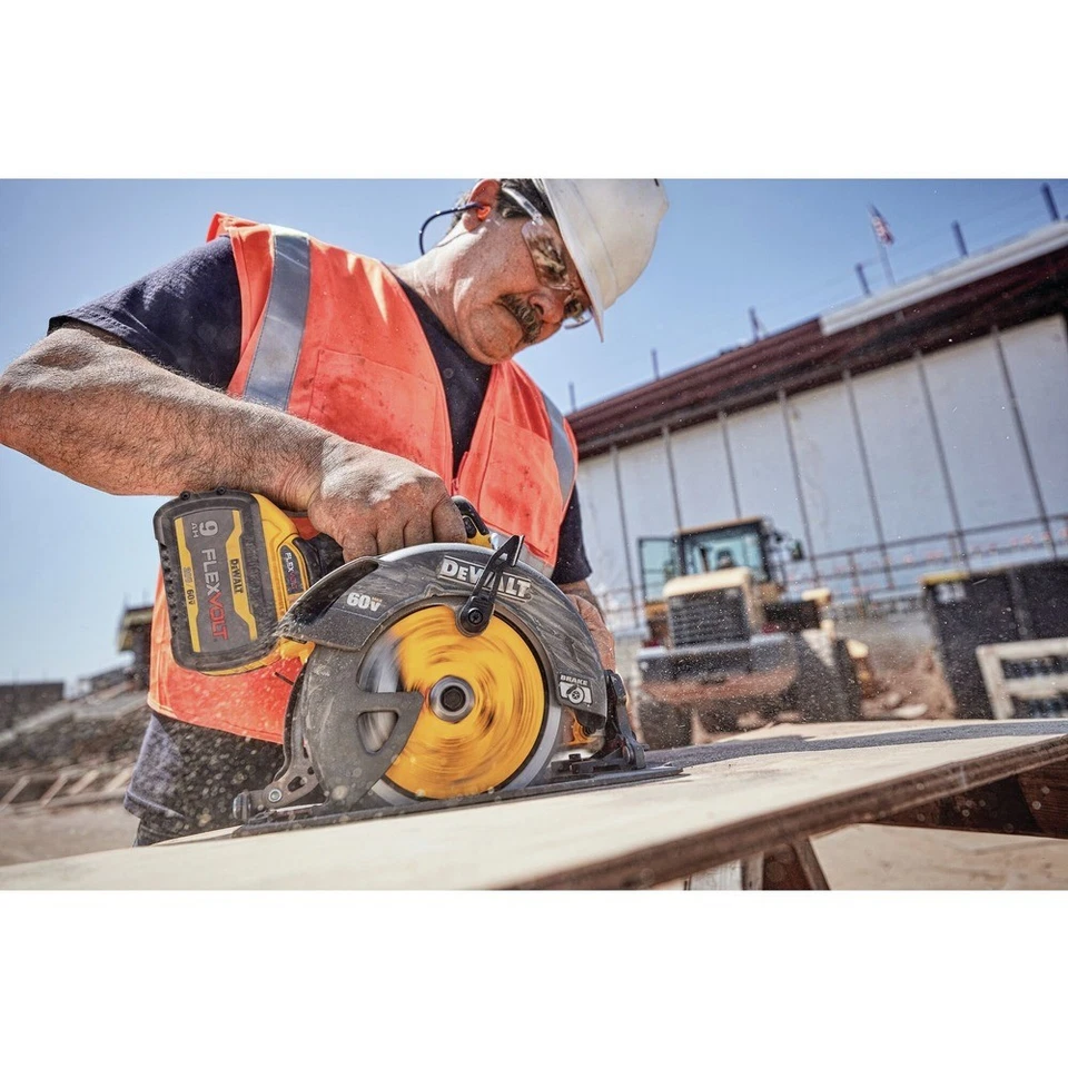 DEWALT DCS578BR 60V MAX FLEXVOLT 7-1/4" Cordless Circ Saw Certified Refurbished - Image 3 of 4