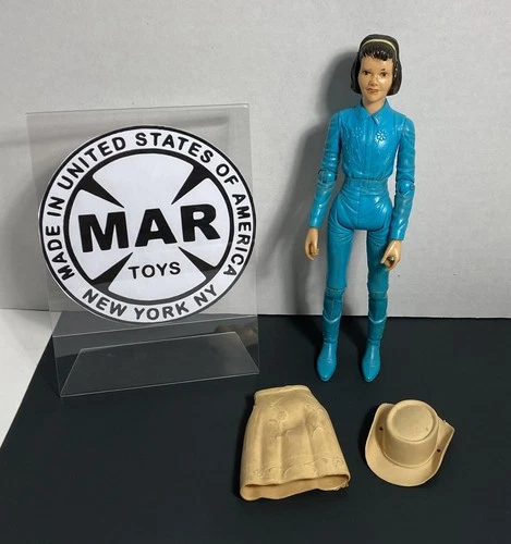 Vintage Johnny West BOTW Janice West moveable cowgirl with accessories