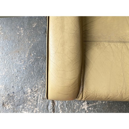 Mid-Century lounge chair byTim Bates for Pieff - Picture 6 of 9