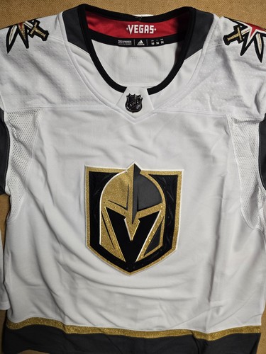 NUEVA Camiseta Vegas Golden Knights NHL Adidas Blanca Para Hombre Auténtica Talla 56 - Imagen 3 de 11