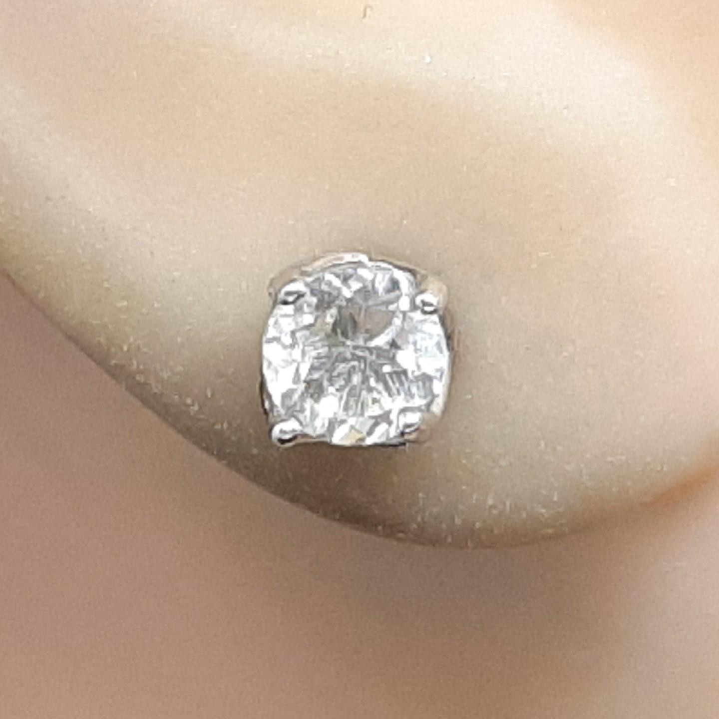 World Class 1.07ctw Green Topaz (5mm) 925 Silver Screw Back Stud Earrings