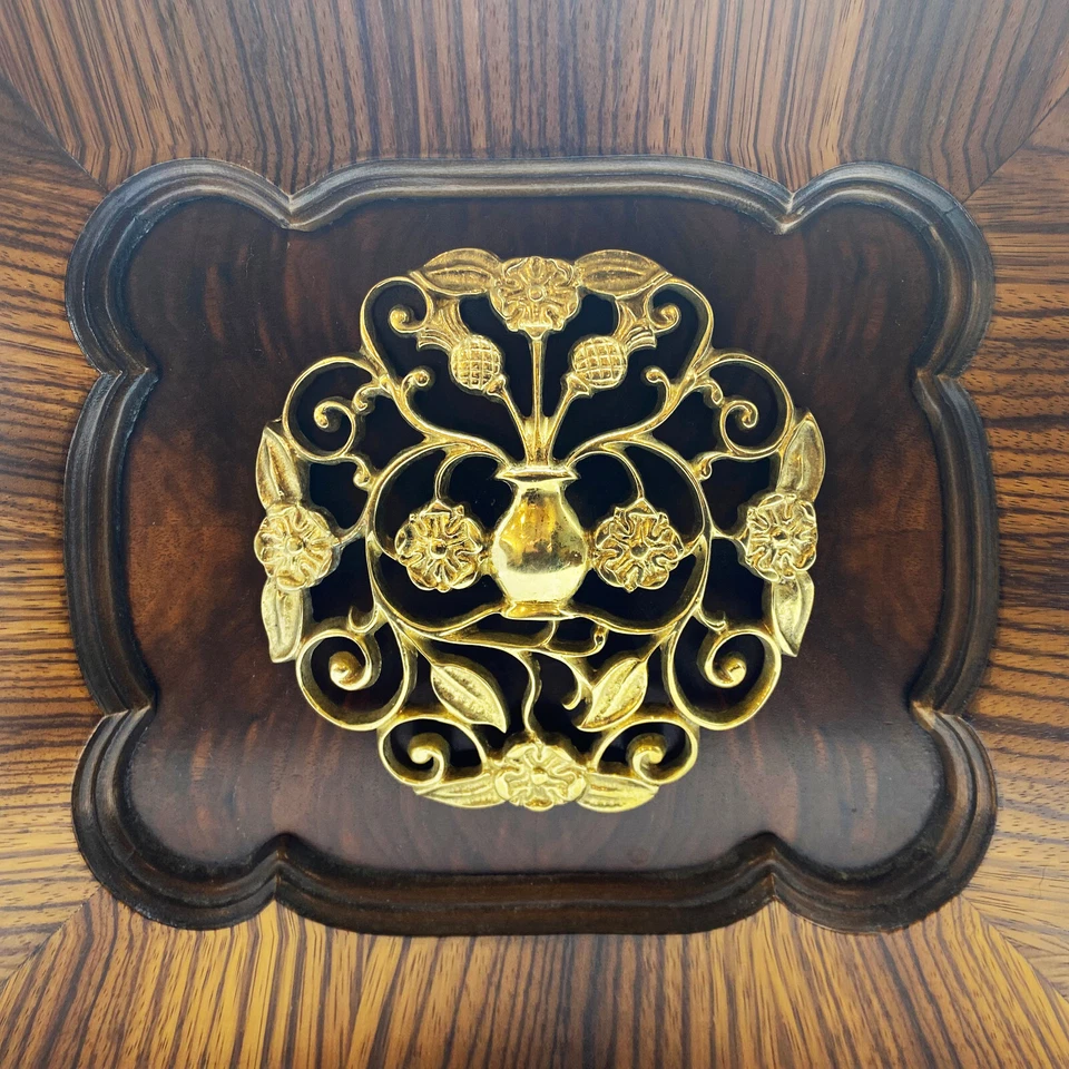 罕见古董 5.5 英寸宽铸黄铜奖章-建筑救助五金 — 第 2/4 张图片