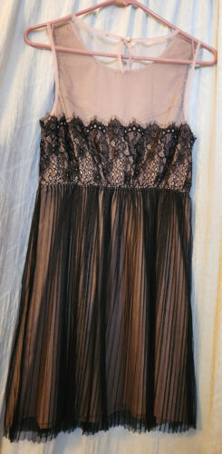 FOREVER 21 Black Lace Over Sheer Scoop Neck Party Dress Sheer Pleated Skirt S/M - Picture 2 of 11