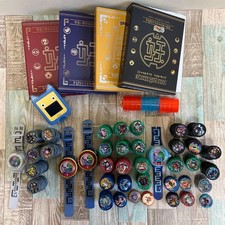 Pacchetto medaglie, supporti e dispositivi Yo-kai Watch - 563+ medaglie, 4 dizionari