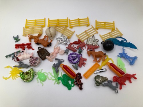 Vintage Kaugummiknacker Jack Charm Preis Spielzeug Lot Tiere Hot Dogs Sport Western