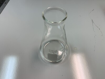 NEW! PYREX  5100-250 250 mL Wide Mouth Erlenmeyer Flasks with Heavy Duty Rim