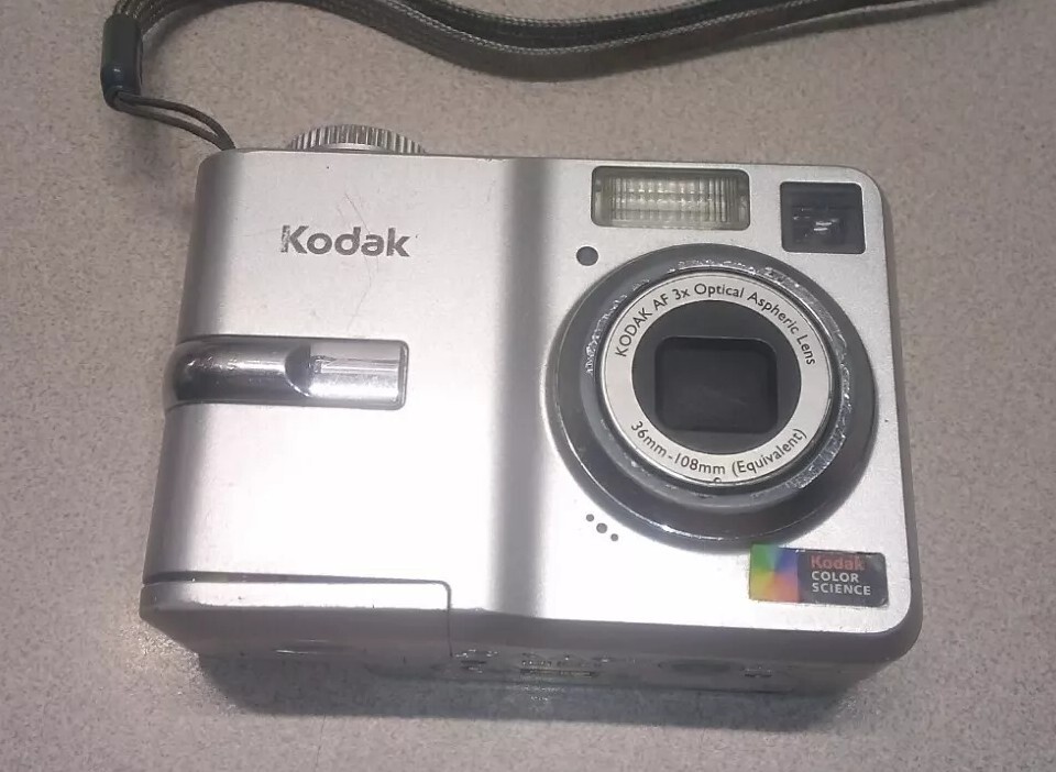 Kodak EasyShare C633 6.1MP Digital Camera Silver TESTED & WORKS