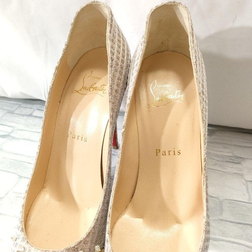 Christian Louboutin Spiky Shell 100 Bombas Oro Blanco Tachuelas Talla 6 EE. UU. Excelente - Imagen 5 de 19