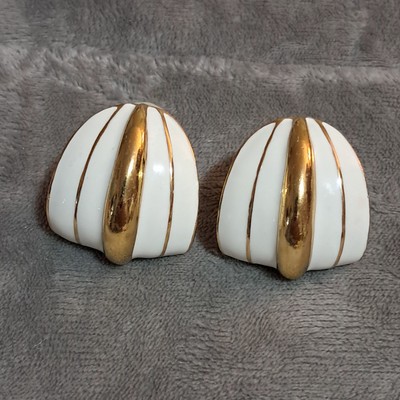 Vintage Rare CINER Clip on Earrings Signed White Enamel & Goldtoned
