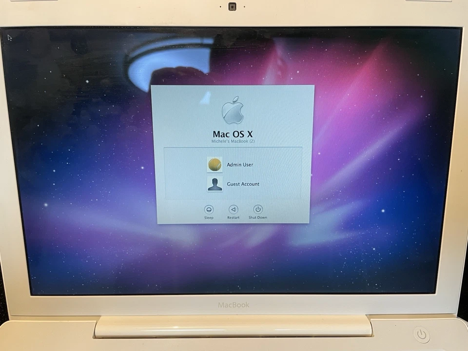 2008 MacBook White 2.4GHz Core 2 Duo, 4GB RAM, 160GB HD, MS Office Compatible - Image 3 of 3