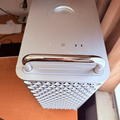 2019 Apple Mac Pro Core 12-Core Xeon 3.3GHz/96GB/4TB SSD/AMD 64GB GPU