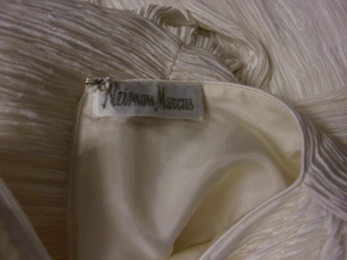 Vestido Mary Mcfadden Couture Neiman Marcus Marfil Arrugado Plisado Cuentas 10 Encantador - Imagen 9 de 10