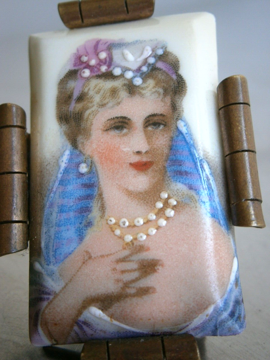 Broche Ancienne En Porcelaine De Limoges Années 1930 - Belle Pièce Avec Défauts