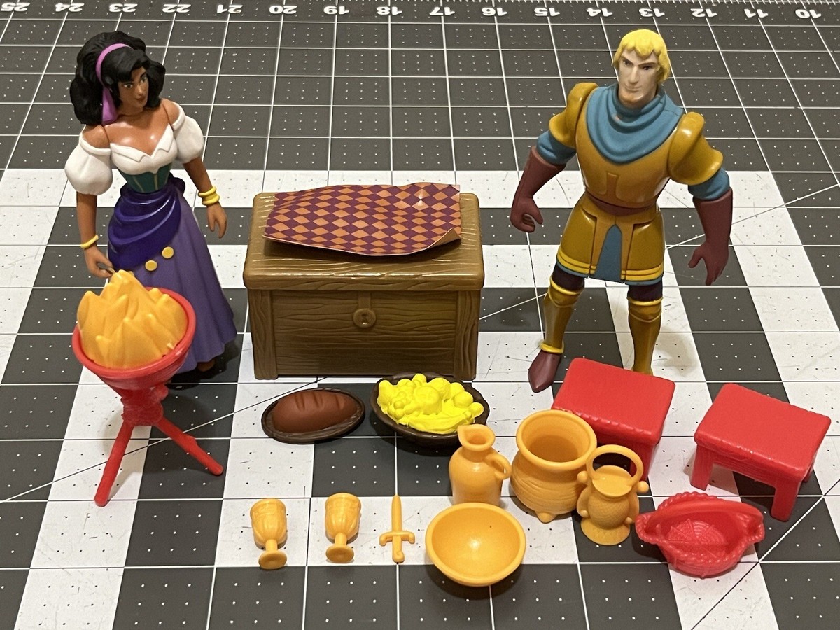 Disney's Hunchback of Notre Dame Esmeralda & Phoebus Action Figure