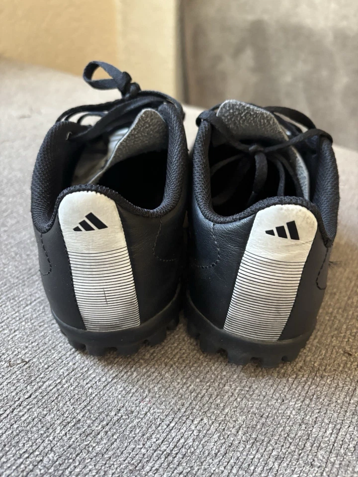 Zapatos de fútbol sala Adidas para niños talla 6 Foto 4 de 4