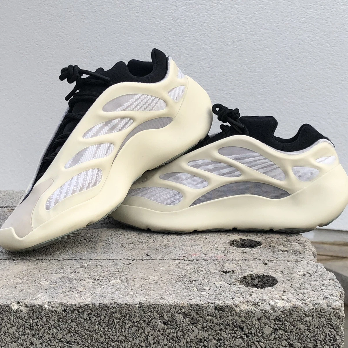 ADIDAS YEEZY 700 V3 Azael Gr. EUR 44 2 3 US 10 5 NEU