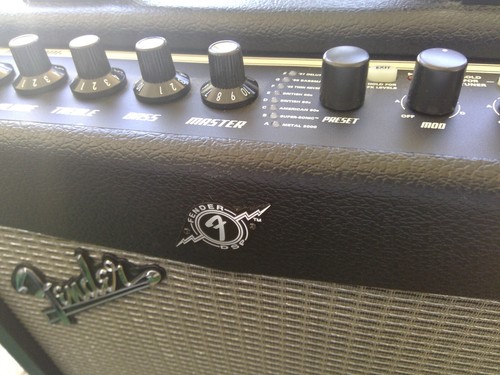 Fender mustang i v.2 Guitar Amp w/Effects Power+ usb cord Wow! - Picture 9 of 12