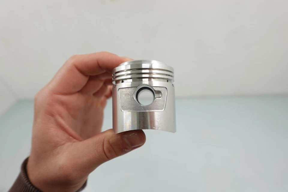 NEW 1958 Honda Dream 150 OEM Piston Kit (50mm) 13101-201-000 - Image 2 of 4