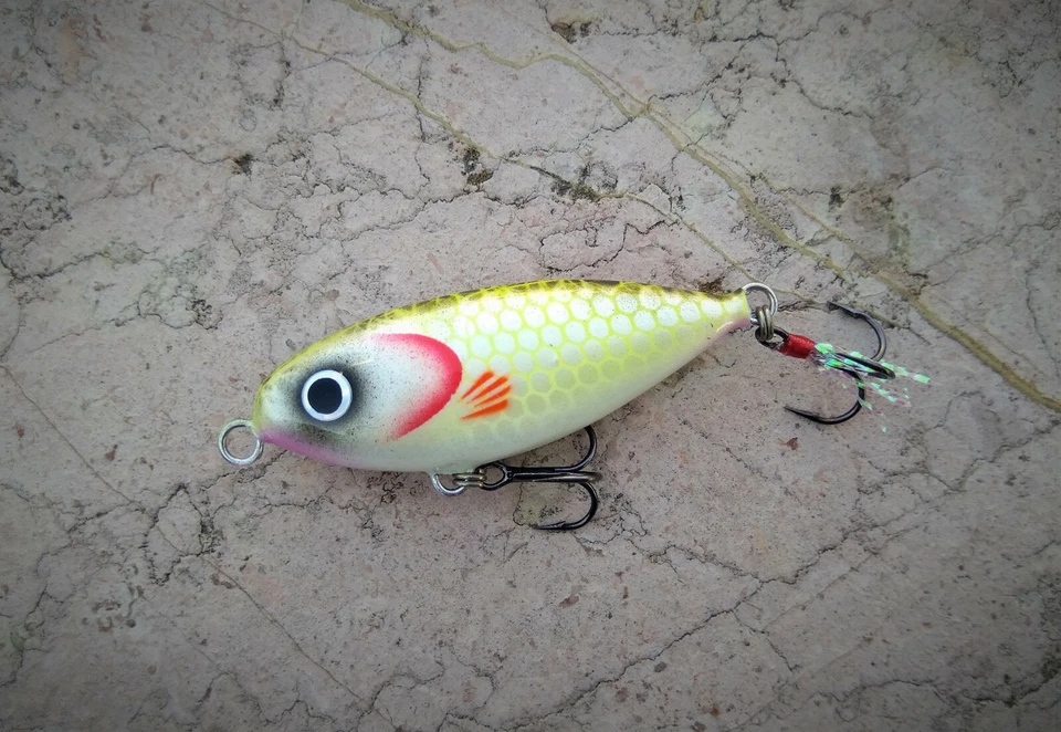 Señuelo de madera Spasm Zara Micro Superficie Topwater hecho a mano amarillo 4 cm (1,5 pulgadas) Foto 3 de 4