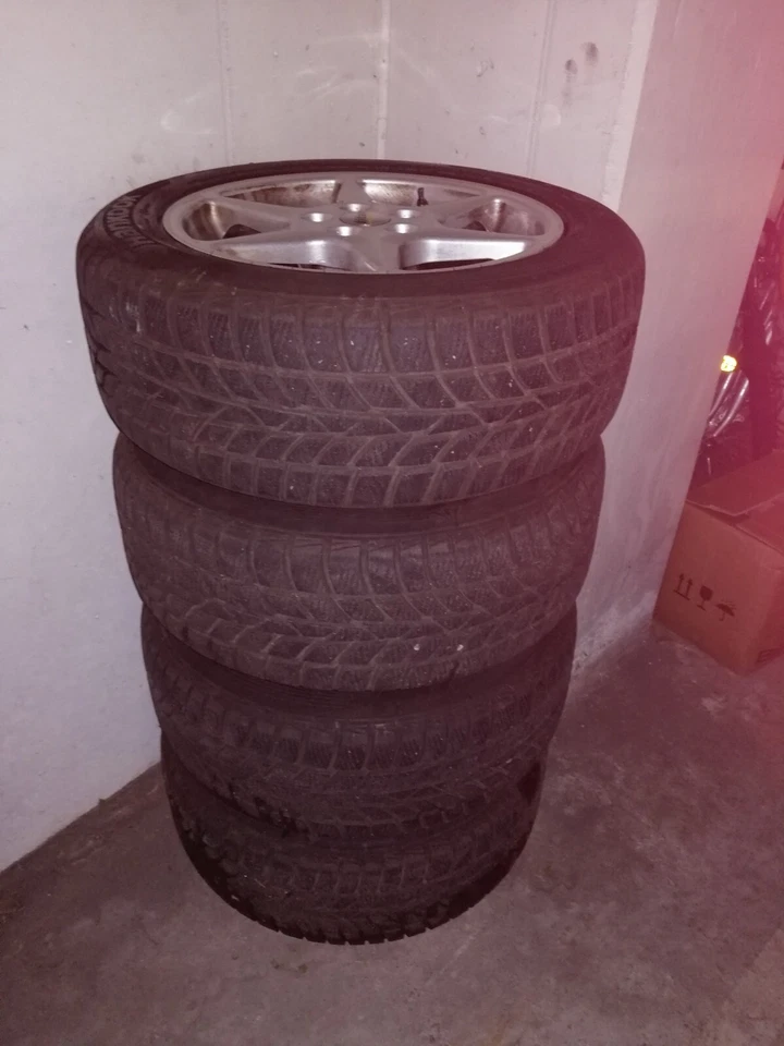 Alufelgen incl. Winterreifen mit Felgenbaum und Plane - Bild 2 von 4