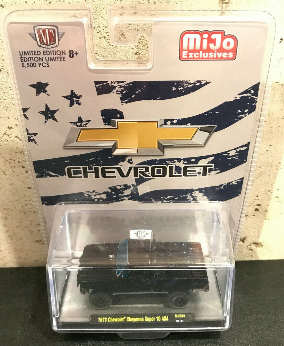 M2 Machines Stars & Stripes 1973 Chevrolet Cheyenne Super 10