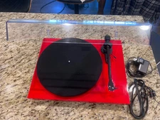 Pro-Ject Carbon TK-80 Turntable with Ortofon needle.  AWESOME.