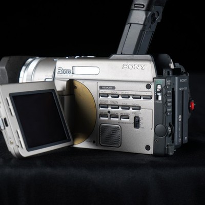 ✓EXCELLENT CONDITION✓ - 3CCD Sony Handycam DCR-TRV900 MiniDV