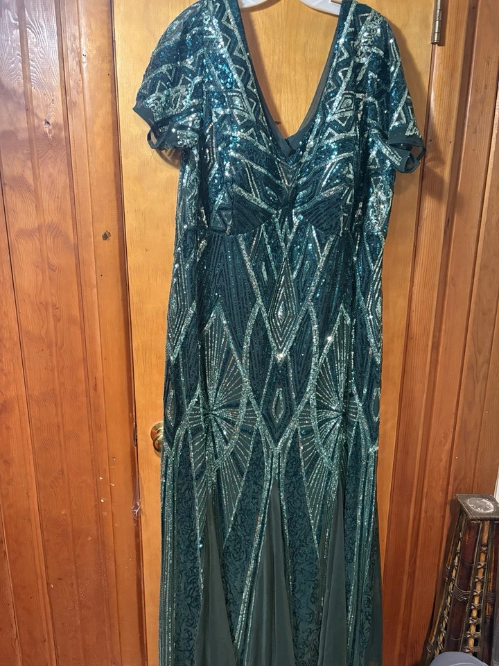 Emerald Green Evening Dress Floor length size 22 - Image 3 of 4