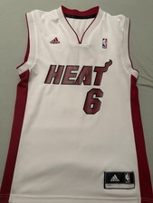 adidas Miami Heat LeBron James NBA Jersey #6 Rozmiar XS Rozmiar X-tra Small -biała