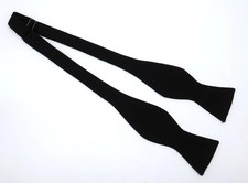 HERMES Paris Black 100 Silk Bow Tie, 34" x 2 1/4", Adjustable
