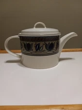 Mikasa Intaglio CAC01 Arabella 5 1/4" Four Cup Teapot Excellent