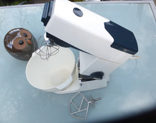 Vintage Kenwood Chef A701A Mixer - Atemberaubender Zustand - Schneebesen und Quirl CAMBRIDGE
