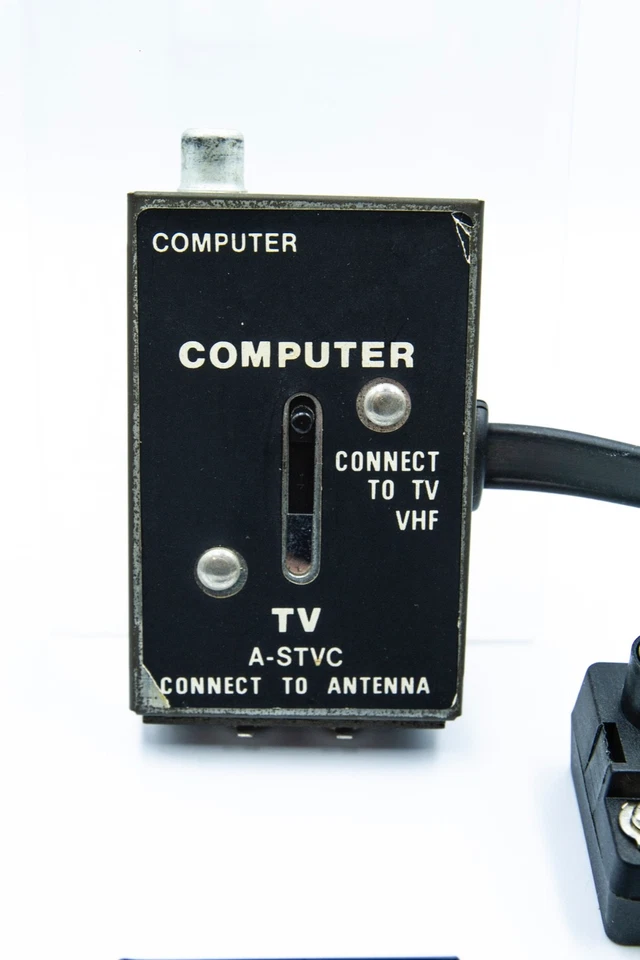 TV Game Switch Box + Adapters | 75 to 300 + 300 to 75 | OHM UHV/VHF RF Antenna - Image 2 of 3