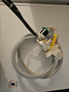 Waschmaschine Bosch Serie 6 WM14UR5EM  Schlauch Mit Magnetventil