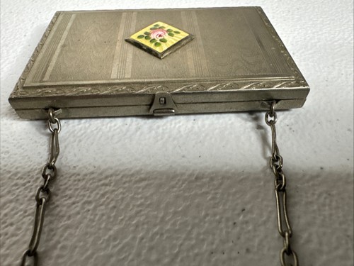 Edwardian Guilloche Silver Tone Wristlet Mirror Powder Compact Purse - Picture 8 of 14
